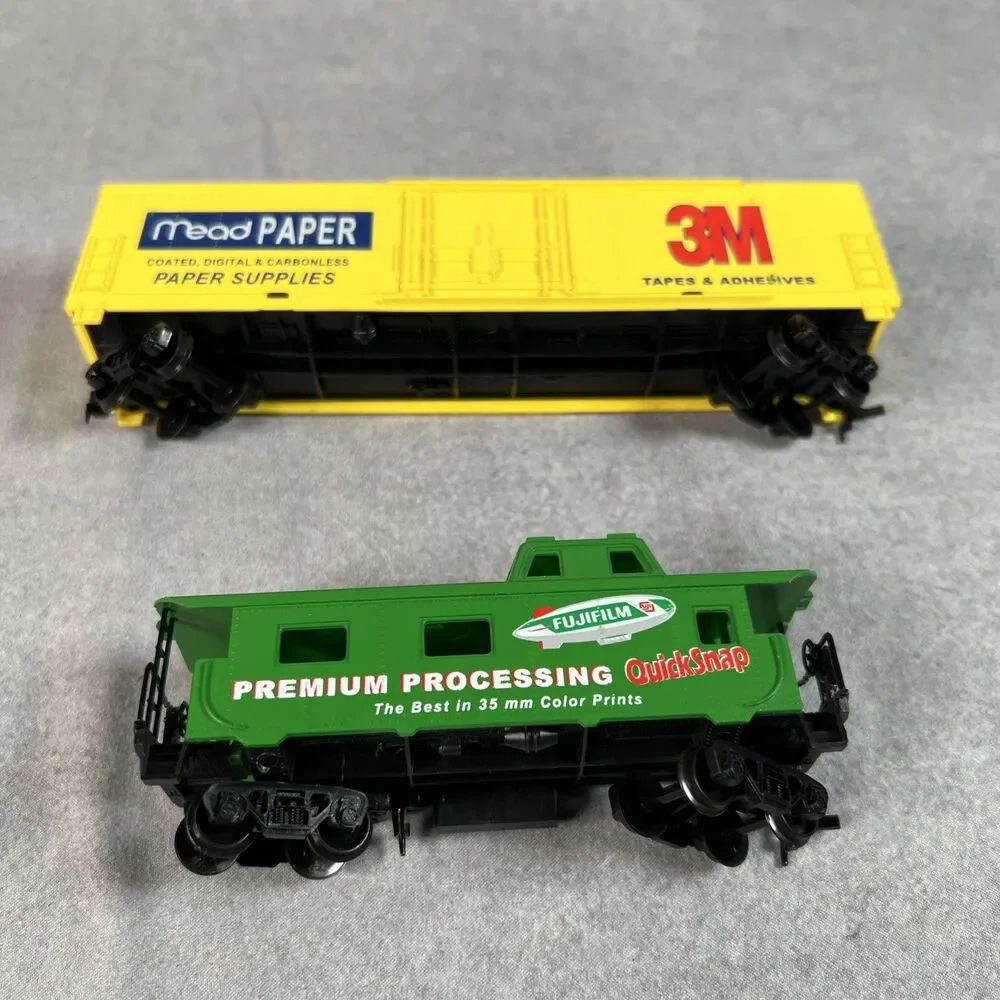 ihc ho scale freight car & Caboose Crayola, Fujifilm